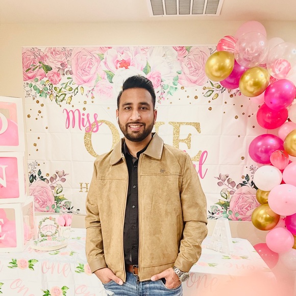 Meet your Posher, Amit - Picture 1 of 1